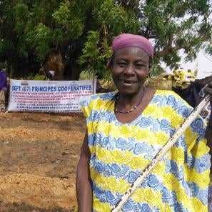 Farmers like fatoumata aboubacar rely on agriculture to support their families in rural mali. we're providing them with seeds and tools to help their livelihoods stand up to the challenges that keep them hungry.