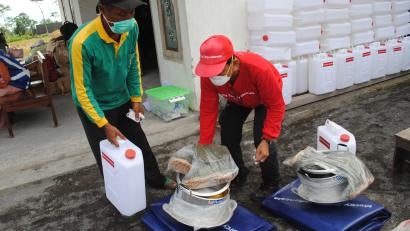 In the first two weeks after the eruption, we delivered 300 hygiene kits and 100 kits for families that included a jerrycan, tarps, rope, a cooking pot, and rubber boots.