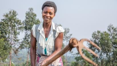 In the Democratic Republic of Congo, Prosper Global is helping farmers like Lulenga establish climate-smart agricultural systems that produce nutritious food while improving the health of local ecosystems. 